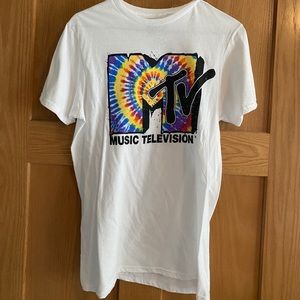 NEW MTV graphic tee
